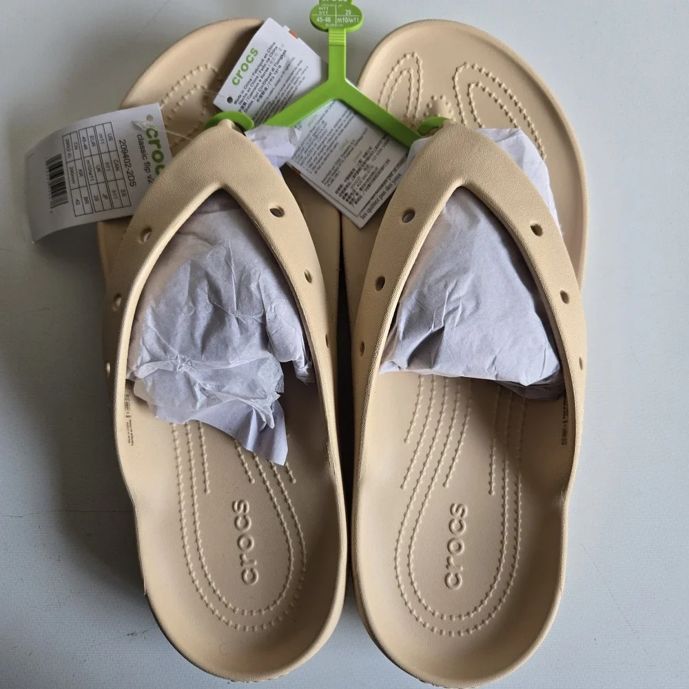 Crocs Classic Flip Flops V2 Sandals Beige Shitake Men's 11/‎ Women's 13 New